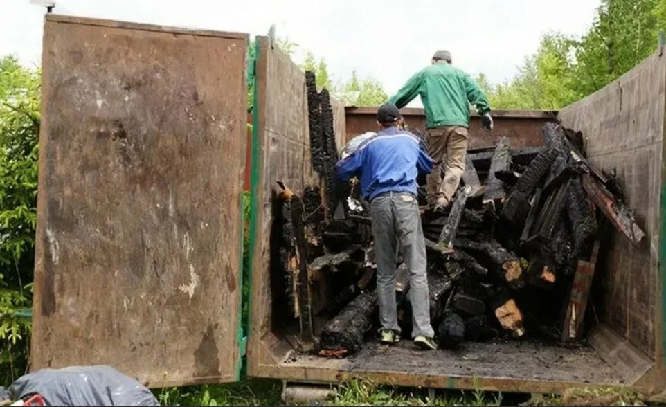 Вывоз мусора после пожара в Холмске от ПроМусор — уборка, утилизация, цена от 2516 руб