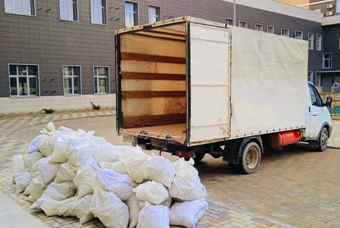 Вывоз строительного мусора из новостроек в Холмске в октябре