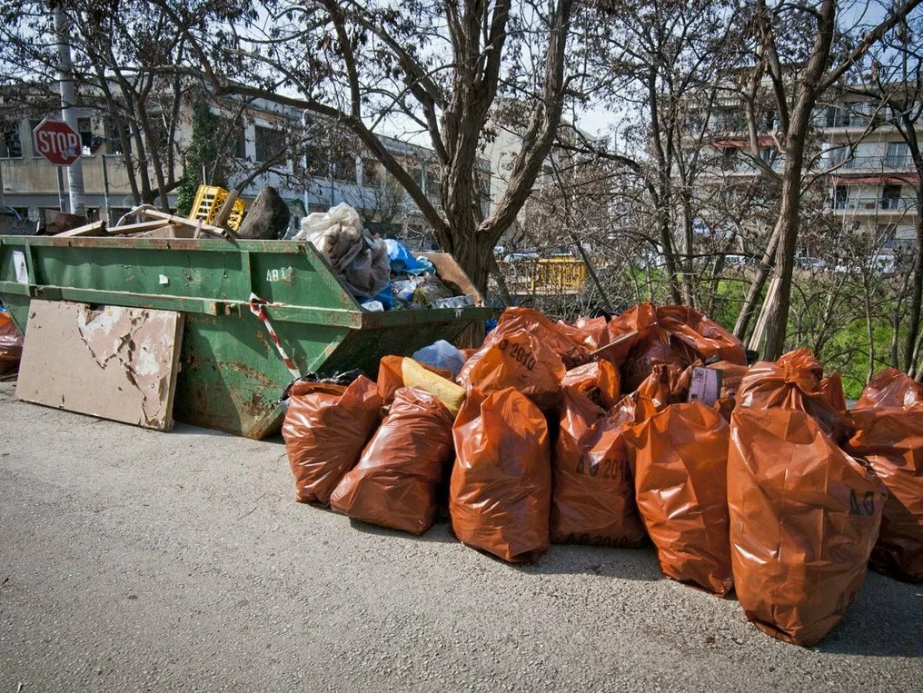 Круглосуточный вывоз мусора в Холмске в октябре