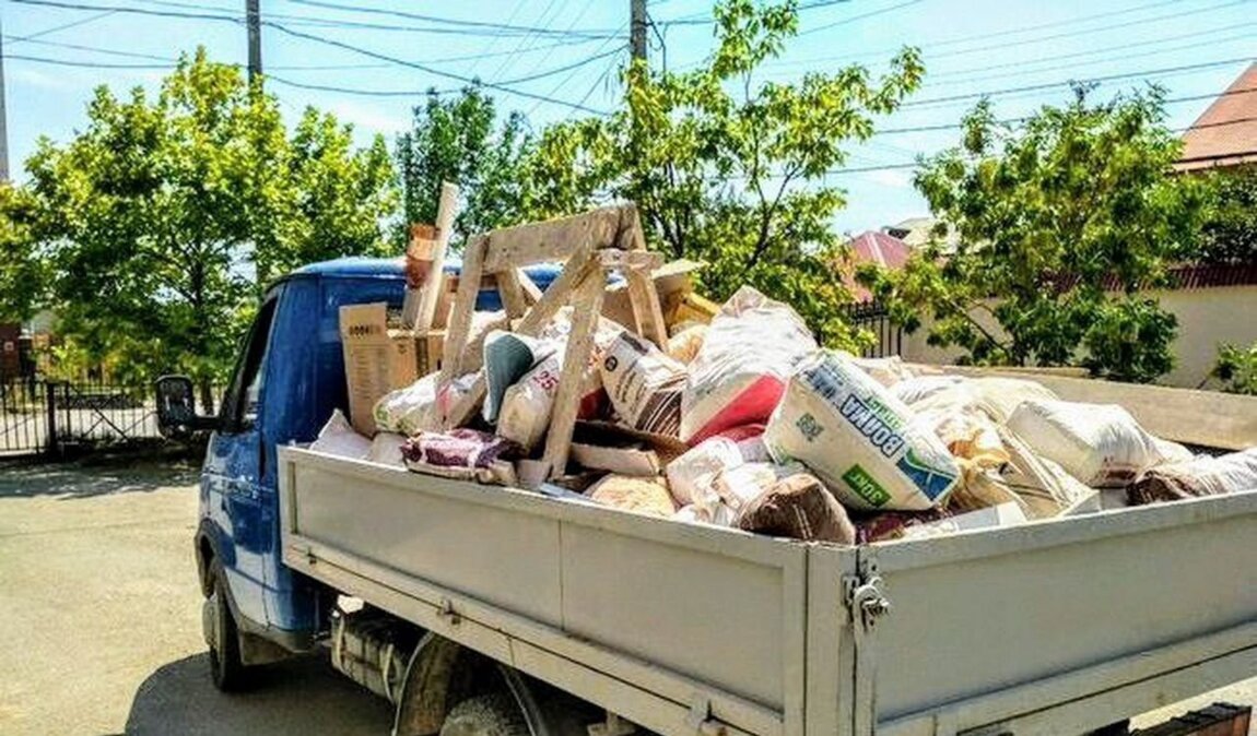 Вывоз мусора Газелью в Холмске в октябре