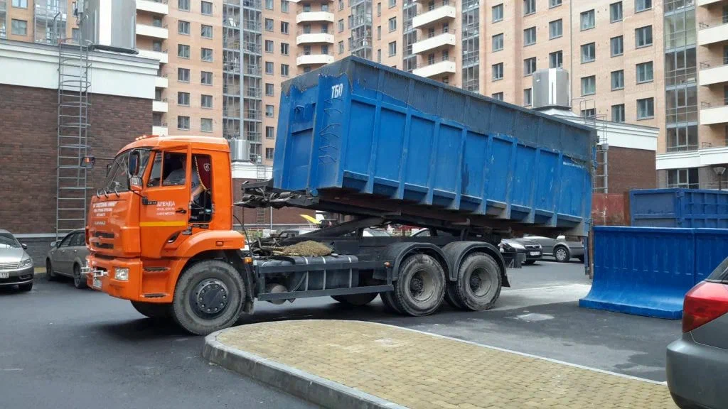 Аренда пухто для вывоза строительного и бытового мусора в Холмске в октябре