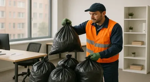 Уборка и вывоз мусора после мероприятий в Холмске в октябре